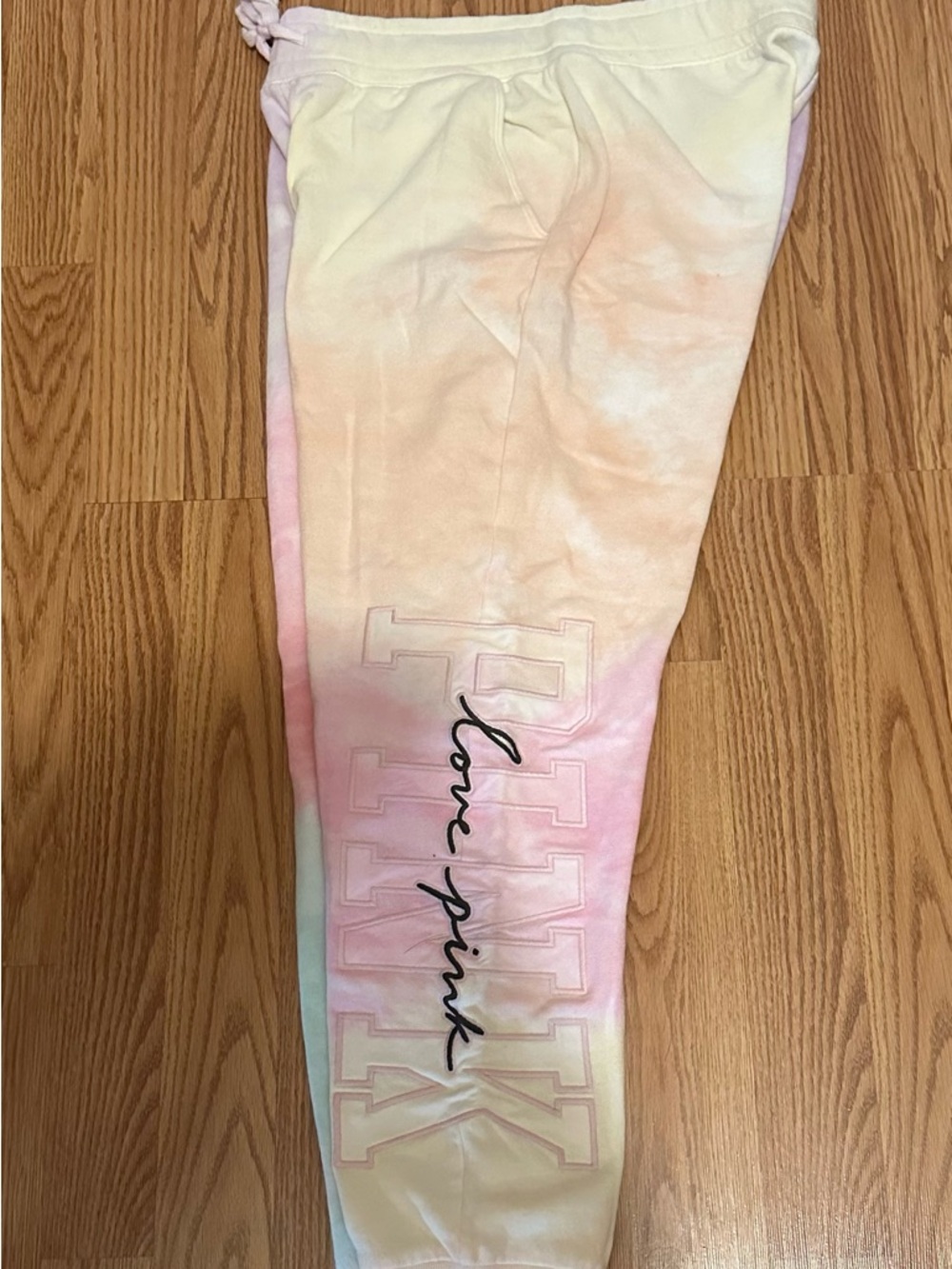 VS Pink Rainbow Tie Dye Freya Outfit M - Picture 8 of 9